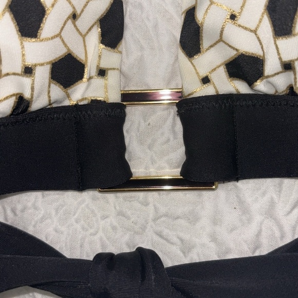 VICTORIA'S SECRET Push-up Halter Bikini Top - Picture 2 of 7